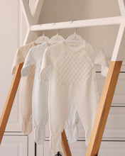 Cargar imagen en el visor de la galería, 10703-Bge Pelele Bebe Niño Beige