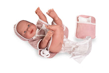 Cargar imagen en el visor de la galería, 50417 Mia Baby, Pees when she takes her bottle