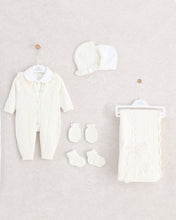 Cargar imagen en el visor de la galería, 3409 Newborn Ivory Gift Set 7 Pieces