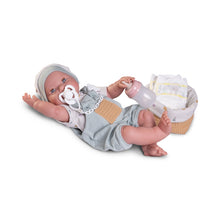 Charger l'image dans la galerie, 50415 Mia Baby, Pees when she takes her bottle