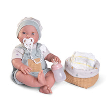 Charger l'image dans la galerie, 50415 Mia Baby, Pees when she takes her bottle