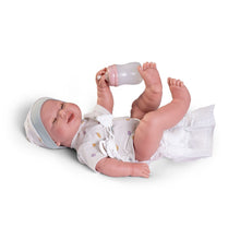 Charger l'image dans la galerie, 50415 Mia Baby, Pees when she takes her bottle