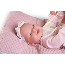 Cargar imagen en el visor de la galería, 50414 Mia Baby, Pees when she takes her bottle