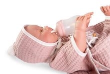 Cargar imagen en el visor de la galería, 50417 Mia Baby, Pees when she takes her bottle