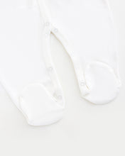 Cargar imagen en el visor de la galería, 3409 Newborn Ivory Gift Set 7 Pieces