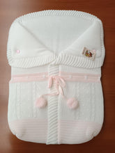 Cargar imagen en el visor de la galería, 2985  White Pompom Sleeping Bag