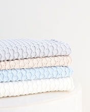 Cargar imagen en el visor de la galería, Manta/Mantón De Punto Rosa