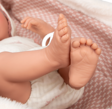 Cargar imagen en el visor de la galería, 60680 Muñeca bebé Aria