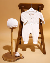 Cargar imagen en el visor de la galería, 10716-W White Knitted with Velour Babygrow (Pack4)
