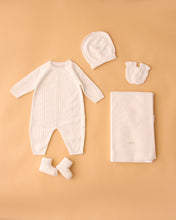 Load image into Gallery viewer, 3061 Newborn Beige Gift 5 Pieces Set
