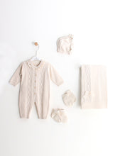 Load image into Gallery viewer, 3066 Newborn White Gift 5 Pieces Set
