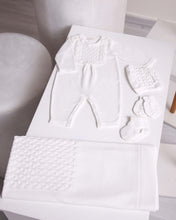 Charger l&#39;image dans la galerie, 3064 Newborn White Gift 5 Pieces Set
