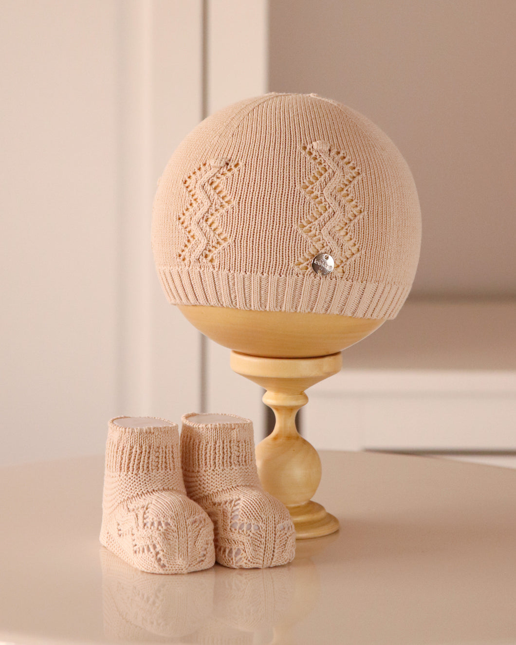 1325 beige Baby Boy Hat And Booties