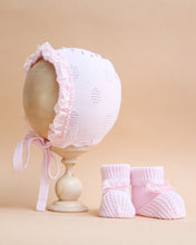 Cargar imagen en el visor de la galería, 1332 Beige Baby Girl Hat And Booties (Copy)
