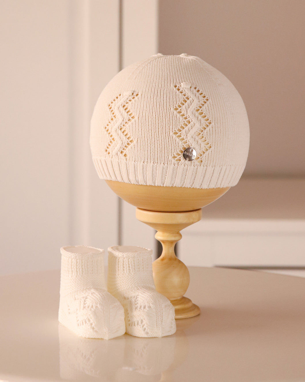 1325 White Baby Boy Hat And Booties