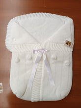 Cargar imagen en el visor de la galería, 3187 White with white Pompom Sleeping Bag
