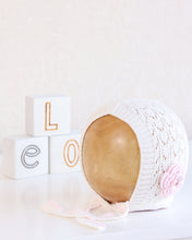 Cargar imagen en el visor de la galería, 1112 Pink White Baby Girl Hat
