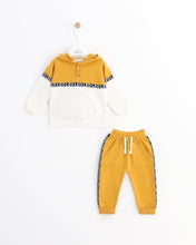 Cargar imagen en el visor de la galería, 8462 Boys Mustard Knitted Set (Pack 4)
