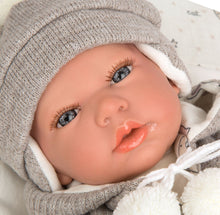 Cargar imagen en el visor de la galería, 98075 VEGA REBORNS DOLL WITH BLANKET
