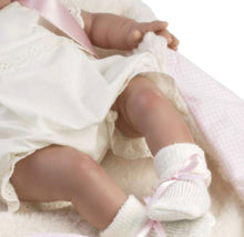 Charger l&#39;image dans la galerie, 45603 Magdalena Reborn Baby Dol
